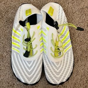 Barefoot shoes - neon and white